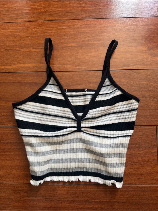 Annes Apparel Tops - Striped Ribbed V-Neck Crop Top - Black & White